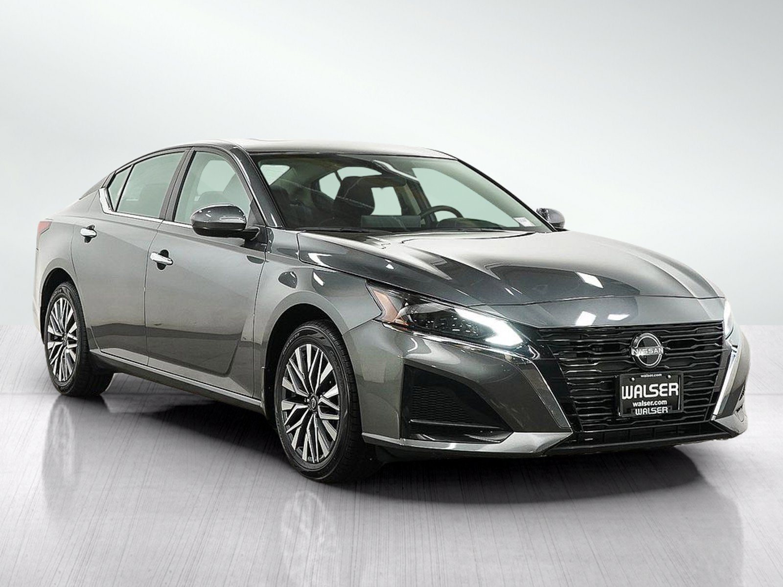 Used 2023 Nissan Altima 2.5 SV w/ SV Premium Package AWD/4WD image 8