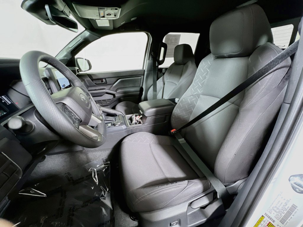 Certified 2025 Toyota Tacoma SR5 AWD/4WD image 19