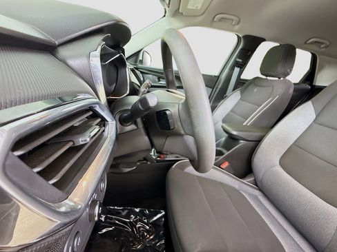 Used 2022 Chevrolet TrailBlazer LT w/ Convenience Package image 10