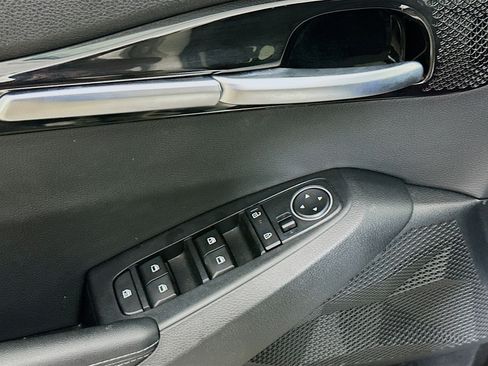 Used 2025 Kia Seltos S image 15