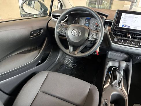 Used 2025 Toyota Corolla LE FWD image 32