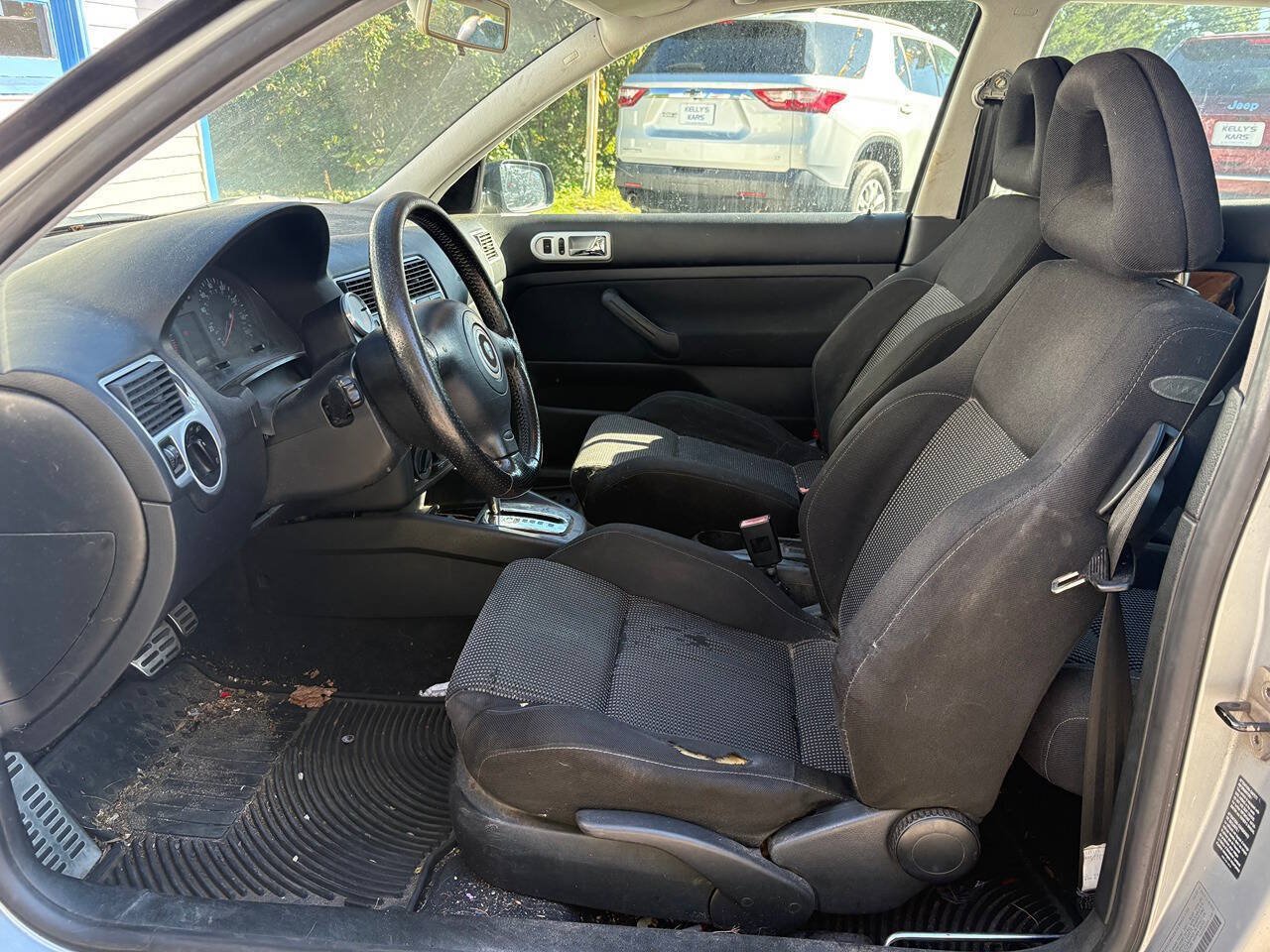 Used 2004 Volkswagen Golf GL FWD image 10