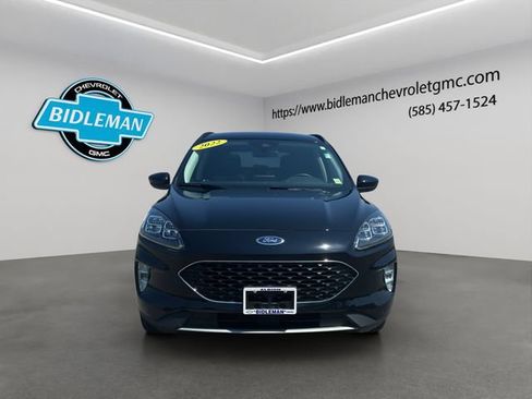 Used 2022 Ford Escape Titanium w/ Class II Trailer Tow Package AWD/4WD image 2