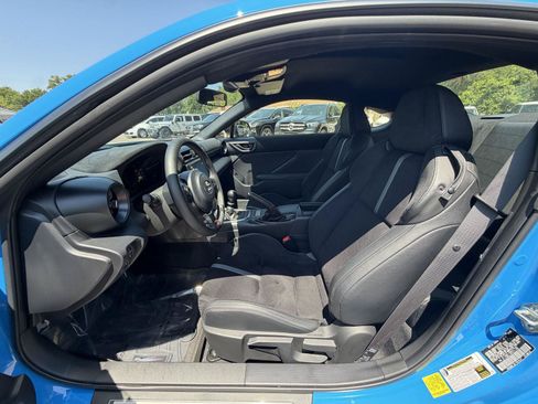 Used 2024 Toyota GR86 Premium RWD image 11