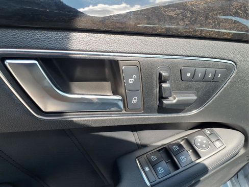 Used 2013 Mercedes-Benz E 350 4MATIC Sedan image 18