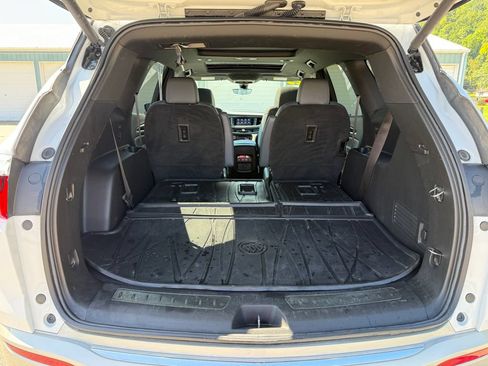 Used 2023 Buick Enclave Essence w/ Experience Buick Package AWD/4WD image 12