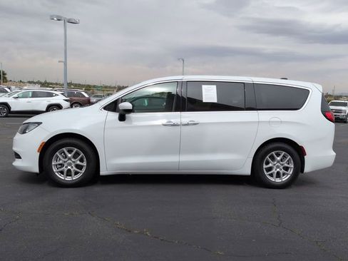 Used 2023 Chrysler Voyager LX FWD image 16