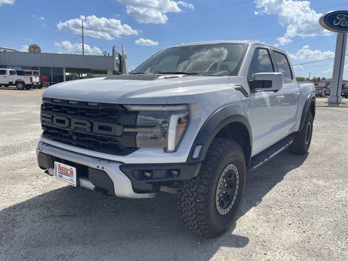 Used 2025 Ford F150 Raptor AWD/4WD image 8