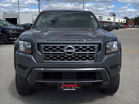 Used 2023 Nissan Frontier SV w/ Tow Package AWD/4WD image 3