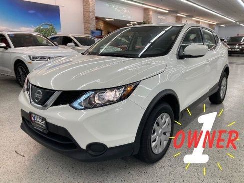 Used 2019 Nissan Rogue Sport S FWD image 1