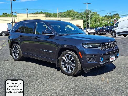 Used 2024 Jeep Grand Cherokee Overland w/ Advanced Protech Group III AWD/4WD image 1