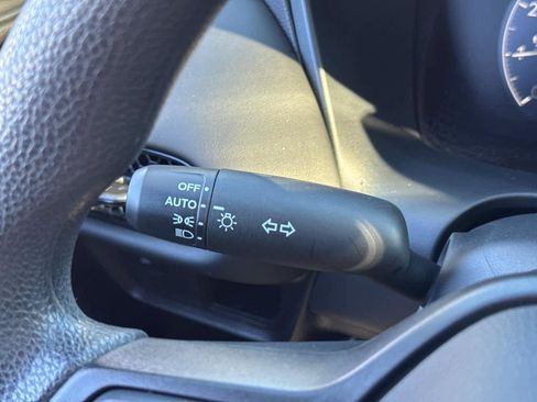 Certified 2025 Honda HR-V LX image 20