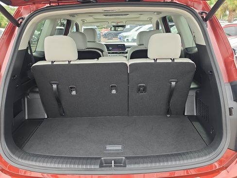 Certified 2024 Kia Telluride EX w/ EX Captain's Chair Package FWD image 9
