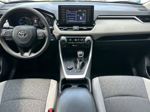 Used 2021 Toyota RAV4 XLE AWD/4WD image 15