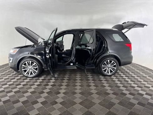 Used 2017 Ford Explorer Platinum AWD/4WD image 11