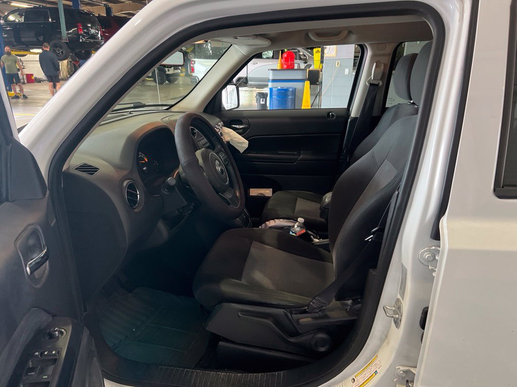 Used 2017 Jeep Patriot Latitude AWD/4WD image 5