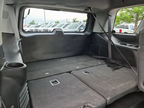 Used 2020 Cadillac Escalade Premium Luxury RWD image 39