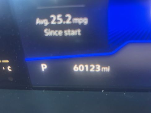 Used 2022 Volkswagen Tiguan S image 2