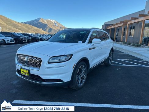 Used 2021 Lincoln Nautilus Reserve image 3