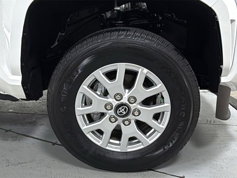 Certified 2025 Toyota Tacoma SR image 21