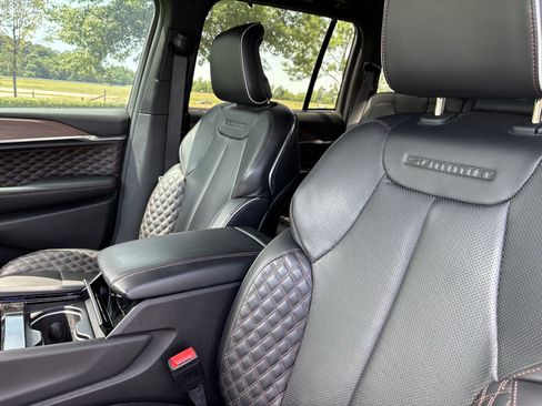 Used 2022 Jeep Grand Cherokee Summit w/ Adv Protech Group IV AWD/4WD image 37