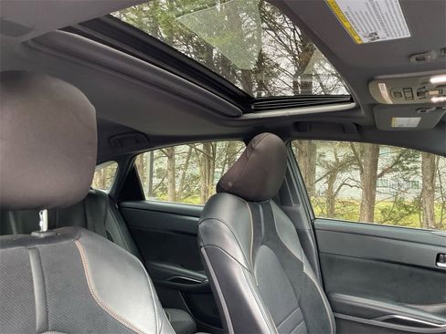 Used 2019 Toyota Avalon Touring image 22