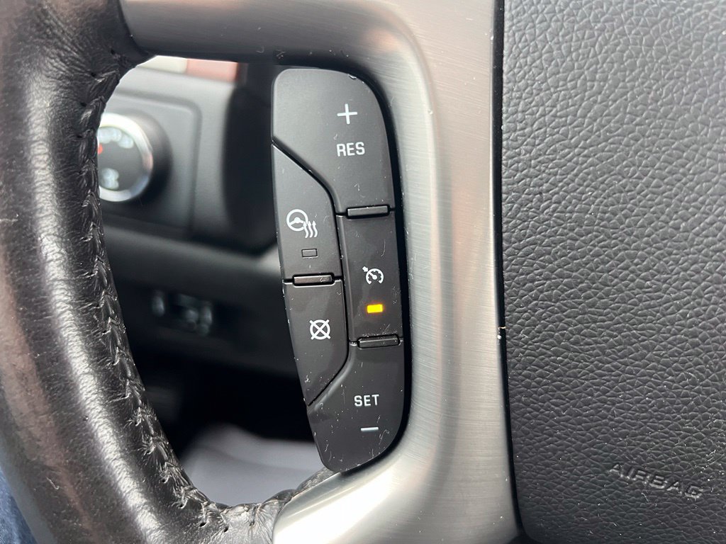 Used 2012 Chevrolet Avalanche LTZ AWD/4WD image 21