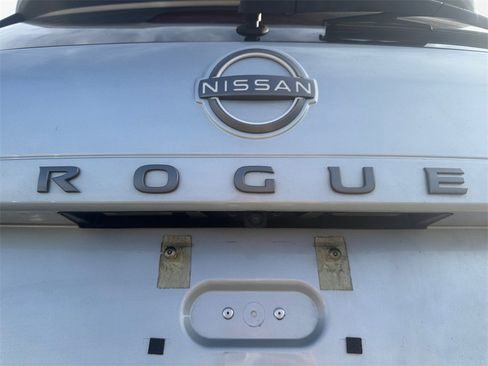 Certified 2024 Nissan Rogue S image 17