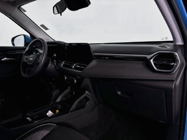 Used 2025 Chevrolet TrailBlazer LT AWD/4WD image 26