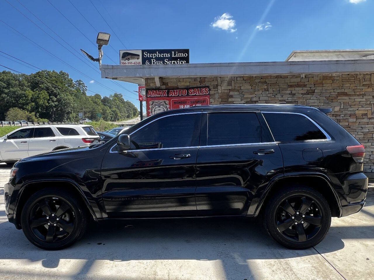 Used 2015 Jeep Grand Cherokee Altitude RWD image 3