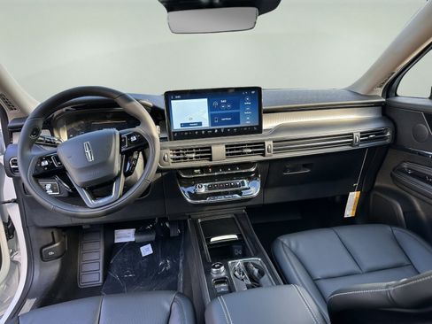 New 2026 Lincoln Corsair Premiere image 12