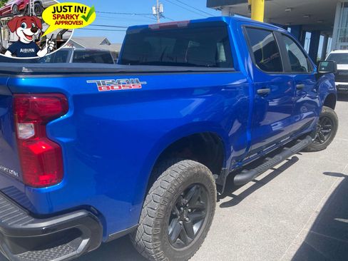 Used 2022 Chevrolet Silverado 1500 Custom Trail Boss AWD/4WD image 3