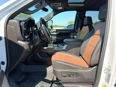 Used 2024 Chevrolet Silverado 3500 High Country w/ High Country Premium Package AWD/4WD image 15