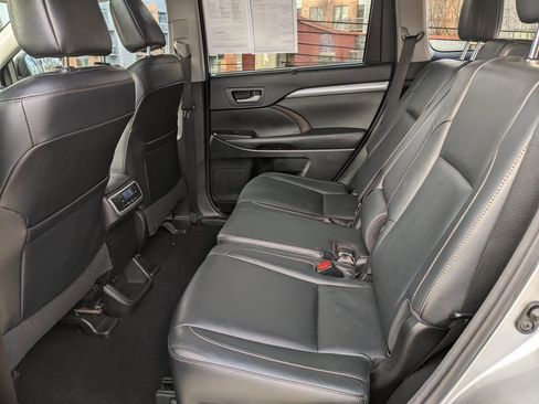 Used 2017 Toyota Highlander XLE image 23