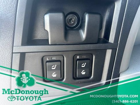 Used 2016 Toyota Sequoia Platinum AWD/4WD image 8