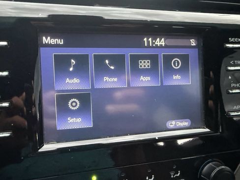 Used 2018 Toyota Camry FWD image 26