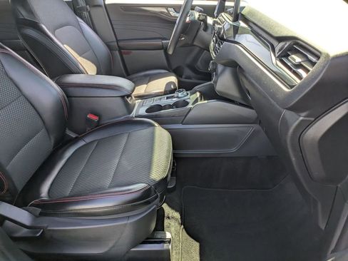Used 2025 Ford Escape ST-Line image 29