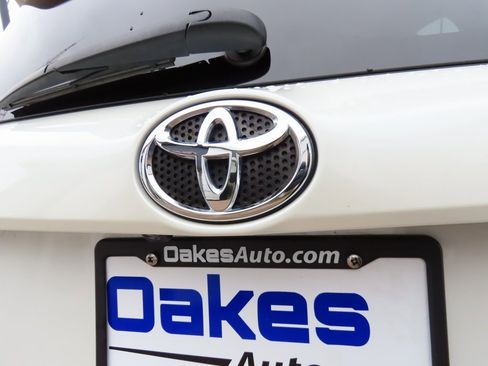 Used 2016 Toyota RAV4 Limited image 16