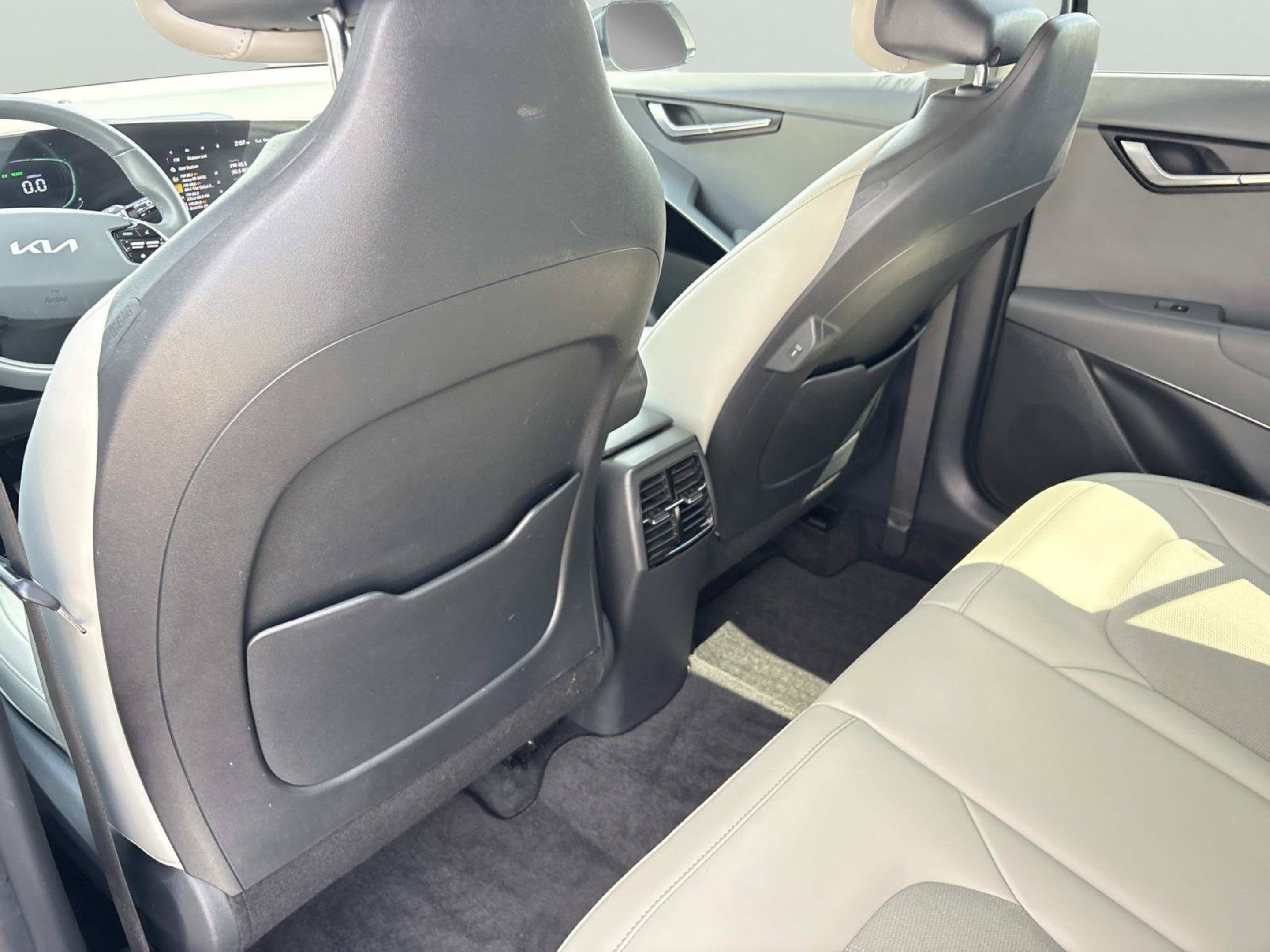 Used 2023 Kia Niro EX Touring FWD image 15