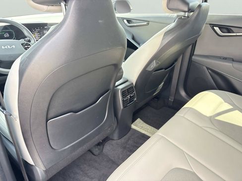 Used 2023 Kia Niro EX Touring FWD image 15