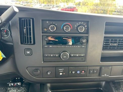 Used 2025 Chevrolet Express 3500 LT w/ LT Preferred Equipment Group image 20