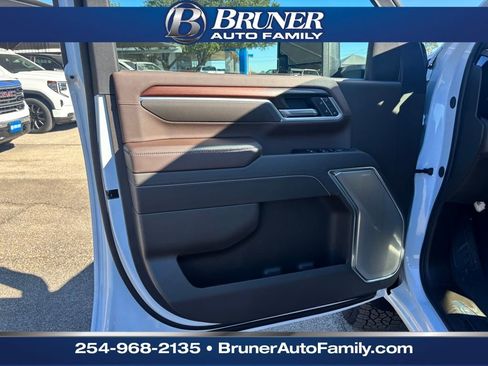 New 2026 GMC Sierra 2500 Denali w/ Denali Reserve Package image 8