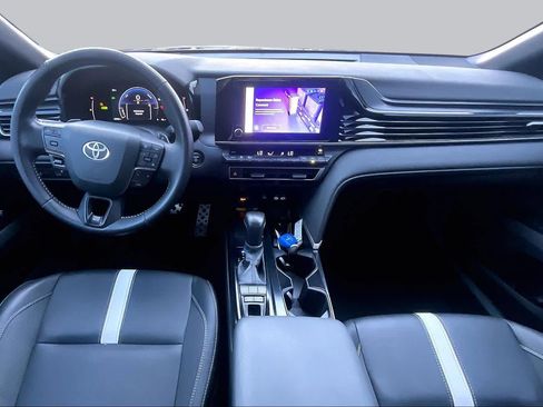 Used 2025 Toyota Camry SE w/ Convenience Package FWD image 16