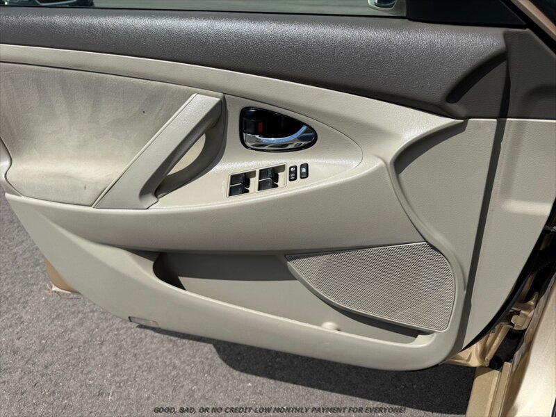Used 2011 Toyota Camry LE FWD image 22