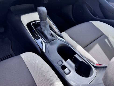 Used 2025 Toyota Corolla LE image 29