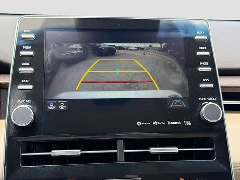 Used 2019 Toyota Avalon Limited FWD image 32