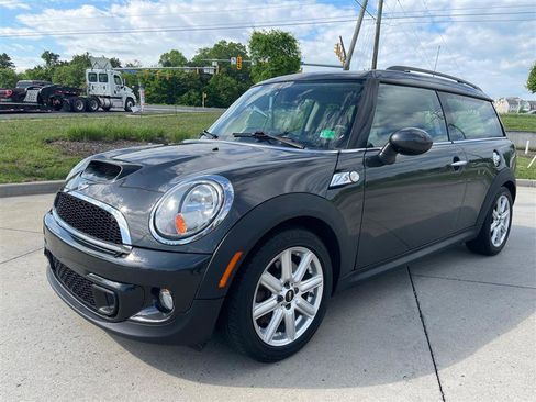 Used 2011 MINI Cooper Clubman S image 2