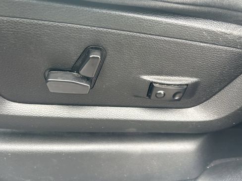 Used 2023 RAM 2500 Big Horn w/ Level 1 Equipment Group image 31