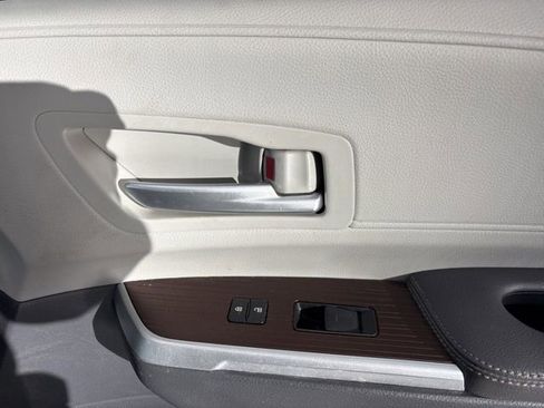 Used 2021 Toyota Sienna XLE image 16