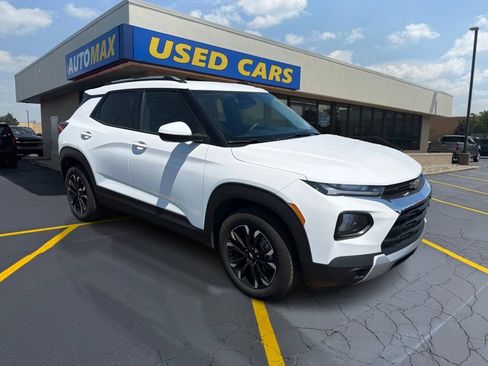 Used 2023 Chevrolet TrailBlazer LT w/ Convenience Package FWD image 4
